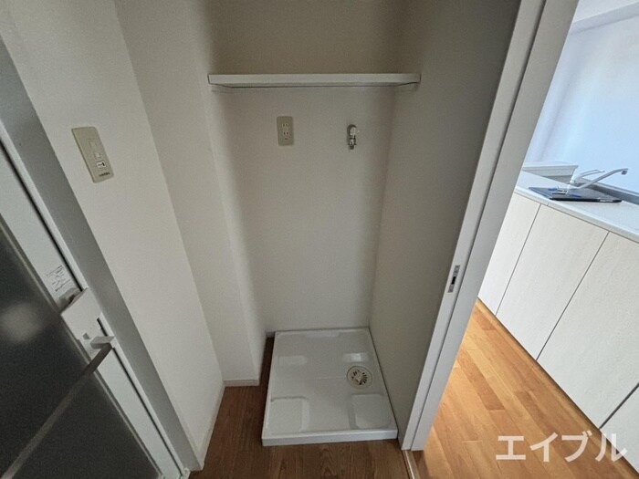 物件内観写真10　(洗濯機置場)