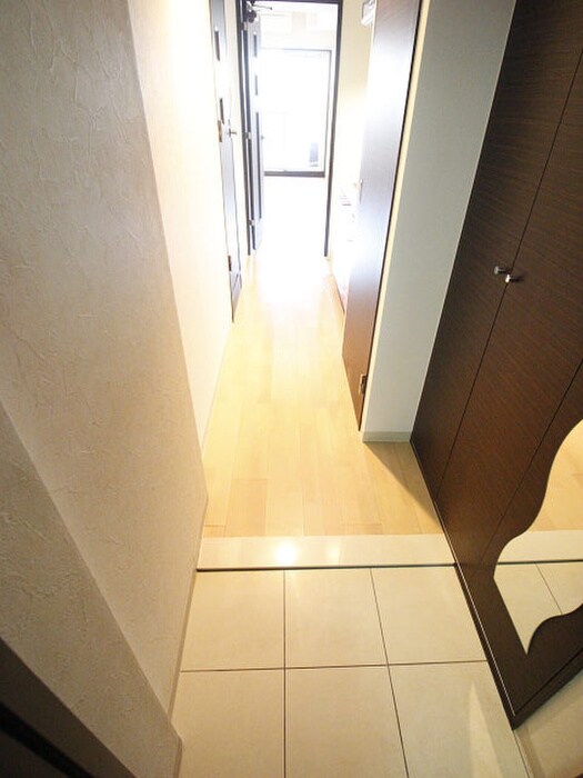 物件内観写真9　(玄関)