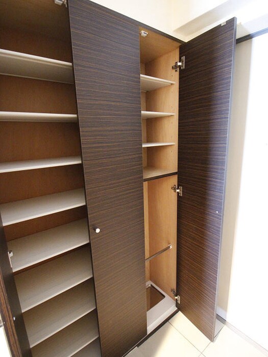 物件内観写真15　(靴箱)