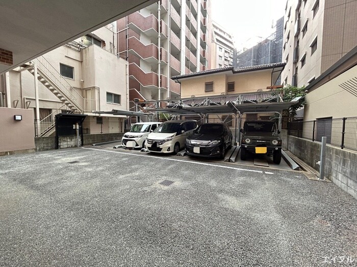 物件外観写真5　(駐車場)