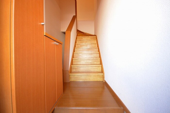 物件内観写真9　(玄関)