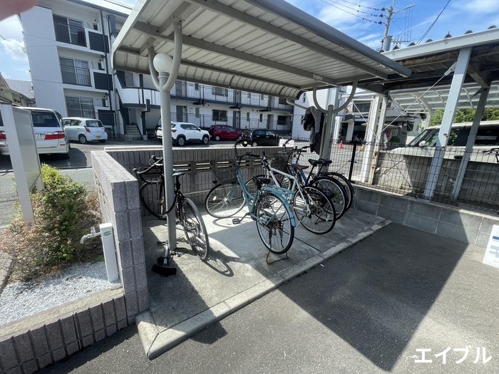物件外観写真6　(駐輪場)