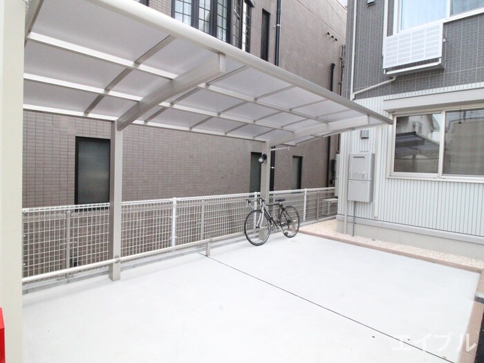物件外観写真3　(駐輪場)