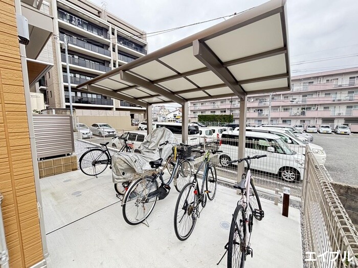 物件外観写真6　(駐輪場)