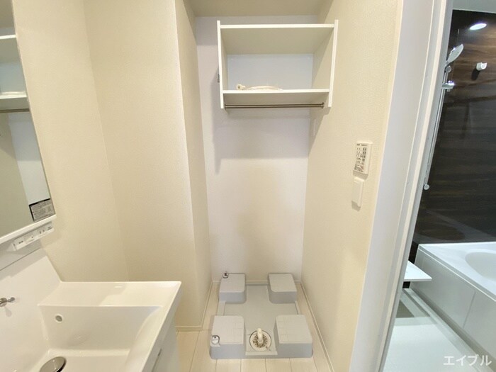 物件内観写真10　(洗濯機置場)