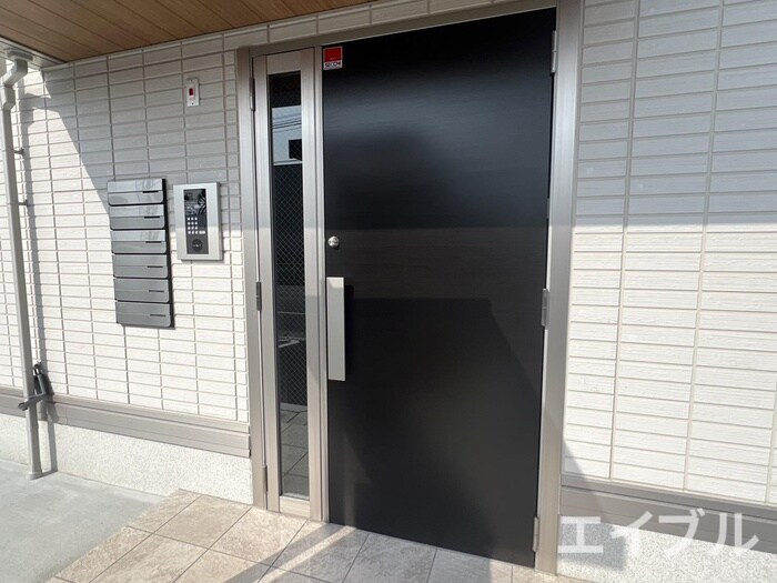物件外観写真5　(エントランス部分)