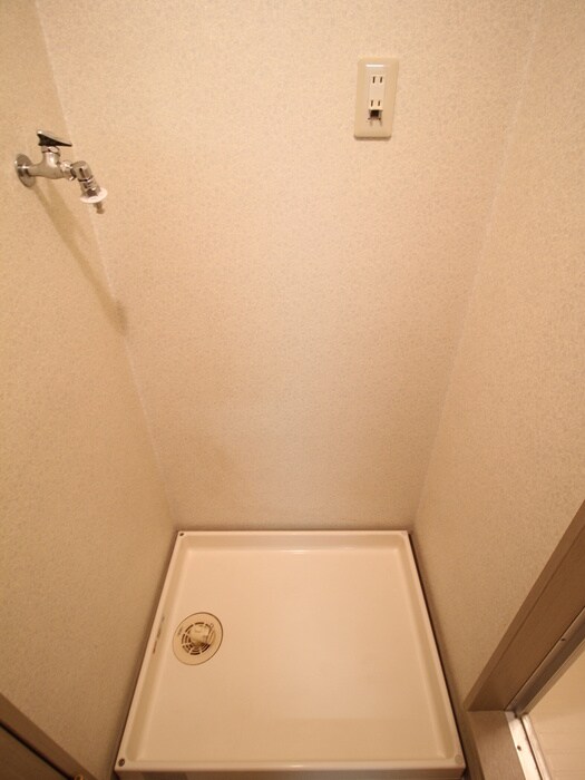 物件内観写真7　(洗濯機置場)