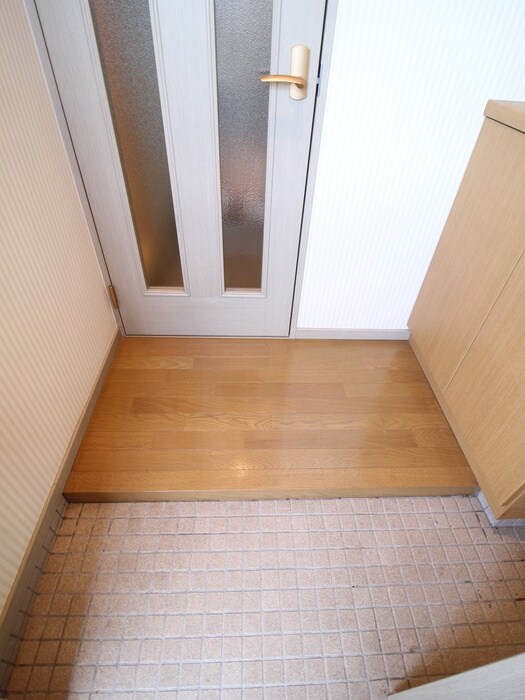 物件内観写真12　(玄関)