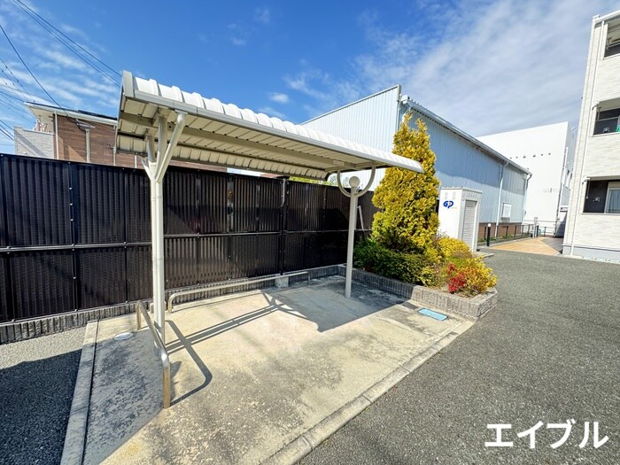物件外観写真3　(駐輪場)