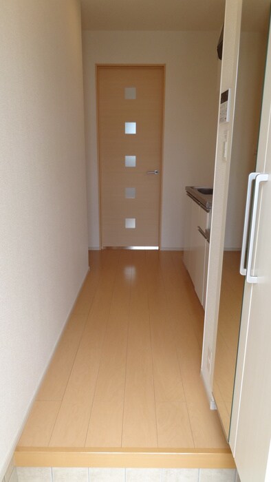 物件内観写真11　(玄関)
