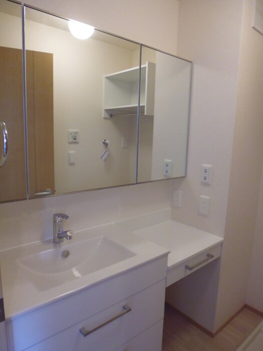 物件内観写真6　(洗面)