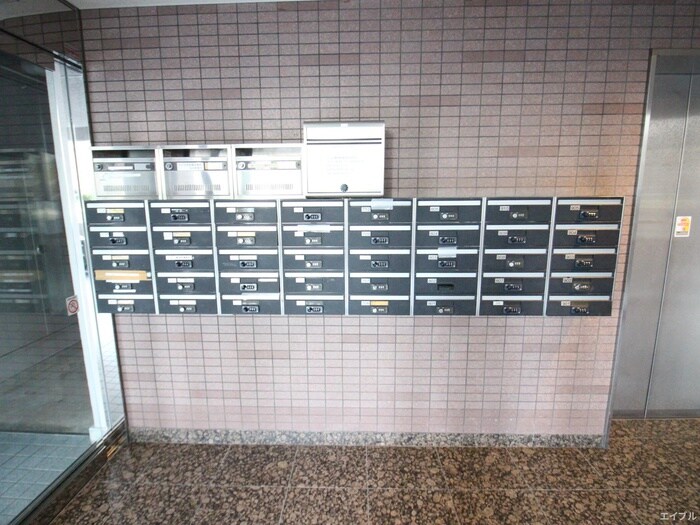 岩保ビル駅南の建物設備