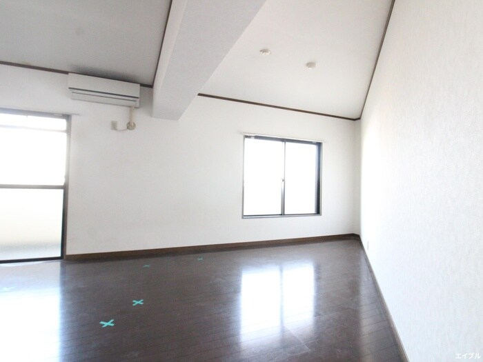 岩保ビル駅南の居室