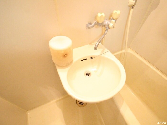 岩保ビル駅南の洗面