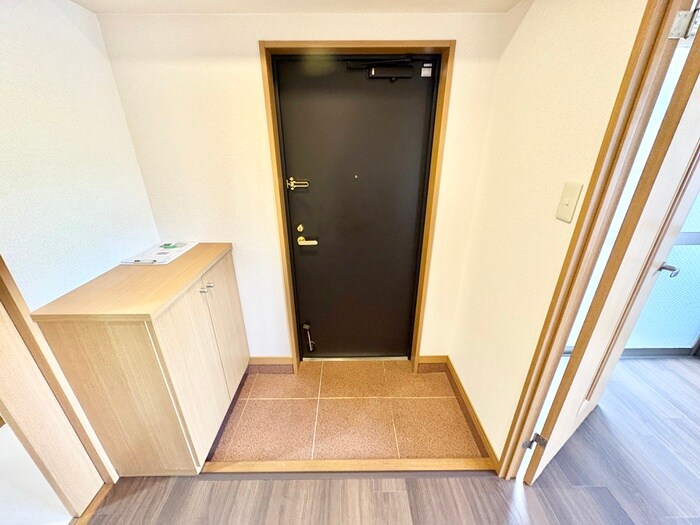 物件内観写真15　(玄関)