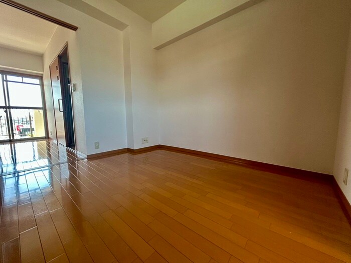 物件内観写真2　(居室)