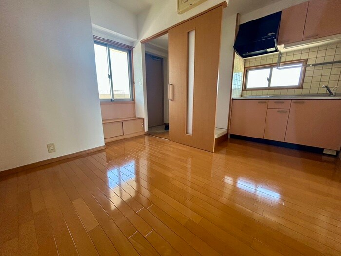 物件内観写真3　(居室)