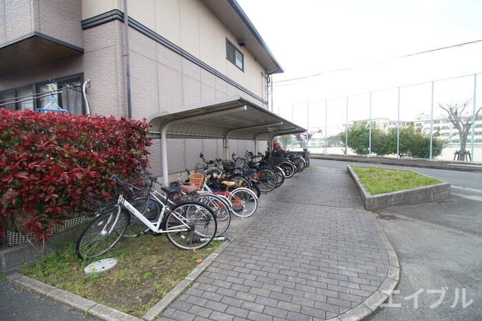 物件外観写真3　(駐輪場)