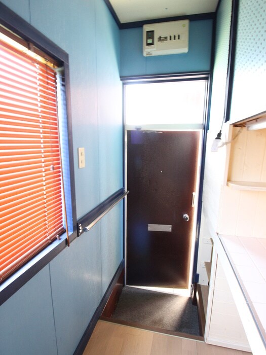 物件内観写真9　(玄関)