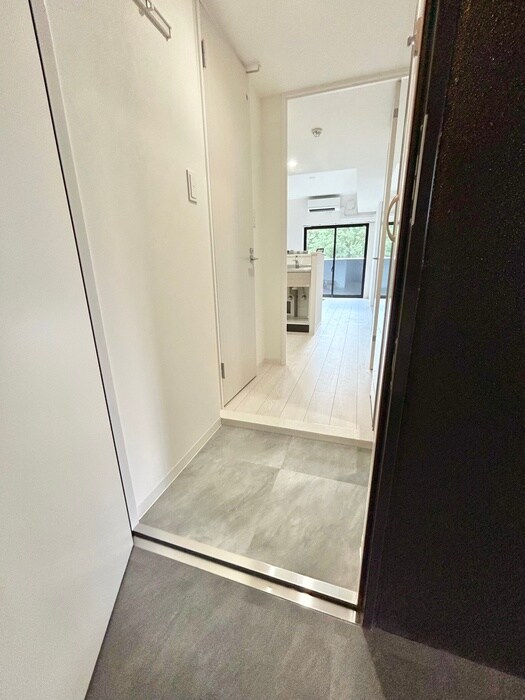 物件内観写真10　(玄関)