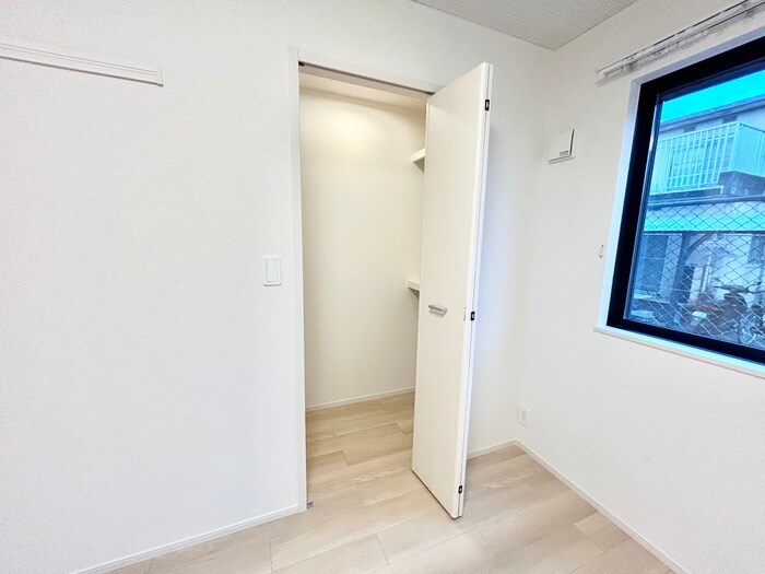 物件内観写真12　(収納)