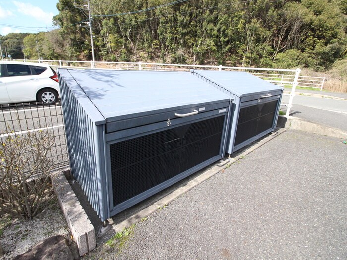 物件外観写真4　(建物設備)