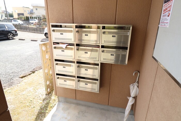 物件外観写真5　(エントランス部分)