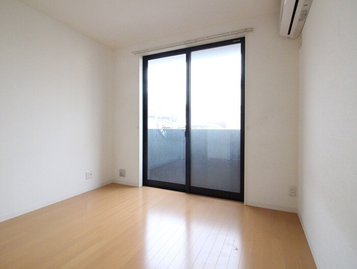 物件内観写真9　(居室)