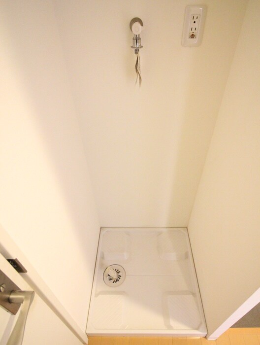 物件内観写真15　(洗濯機置場)