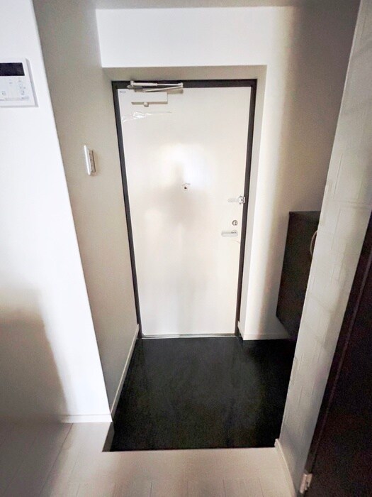 物件内観写真11　(玄関)