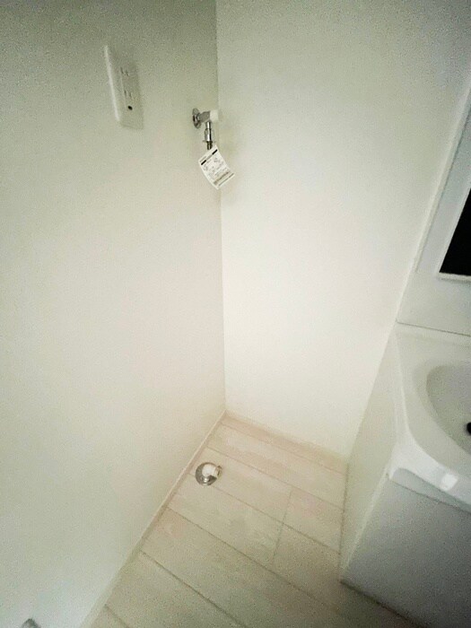 物件内観写真13　(洗濯機置場)