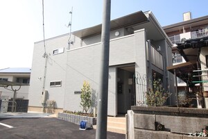 ミニョン　コート　坂本外観写真