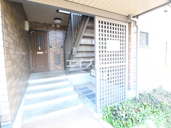物件外観写真5　(エントランス部分)