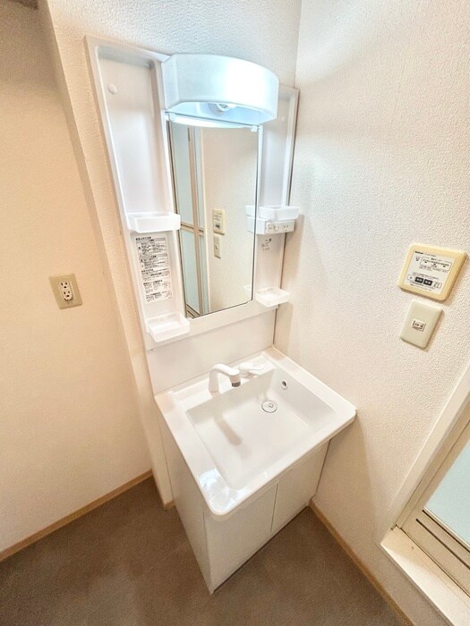 物件内観写真11　(洗面)