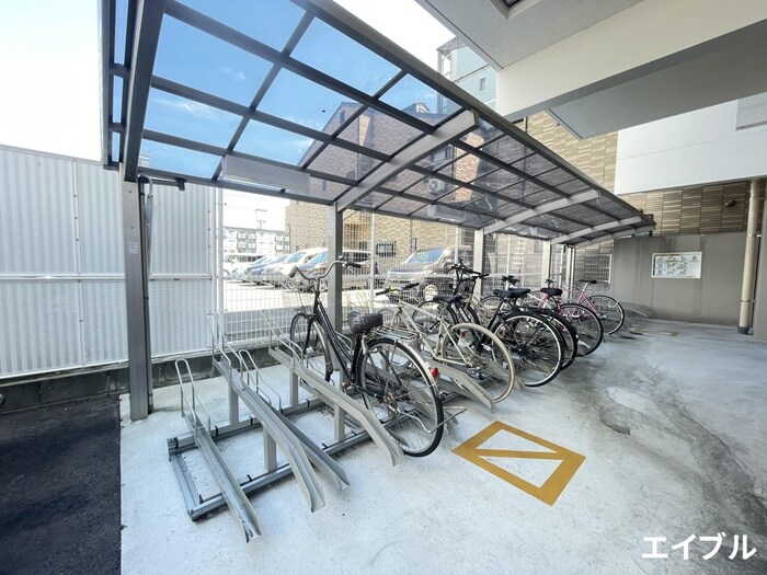 物件外観写真4　(駐輪場)