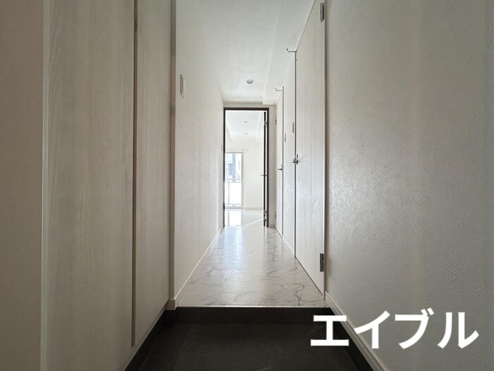 物件内観写真10　(玄関)