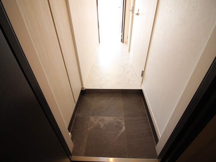 物件内観写真13　(玄関)