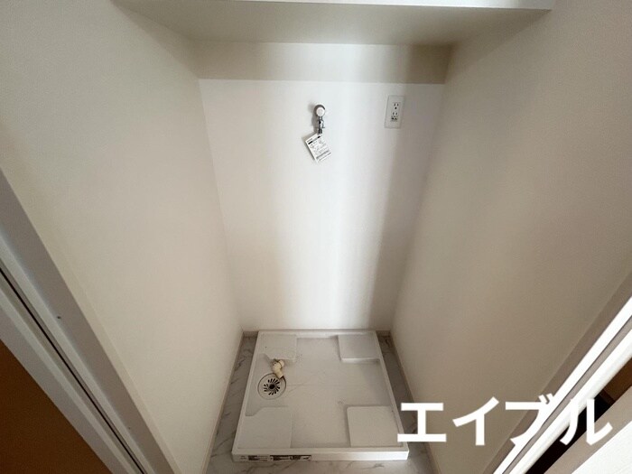 物件内観写真15　(洗濯機置場)