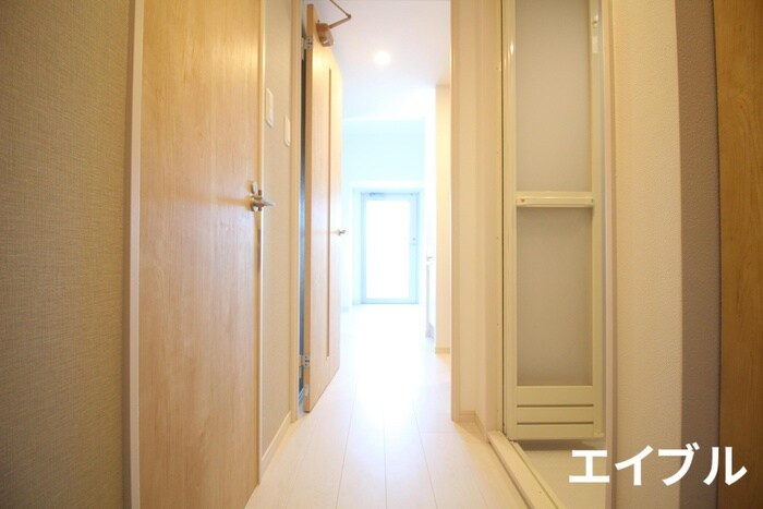 物件内観写真17　(廊下)