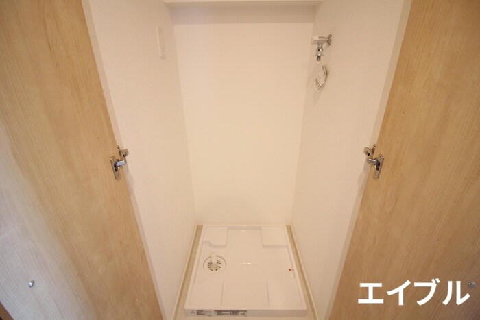 物件内観写真18　(洗濯機置場)