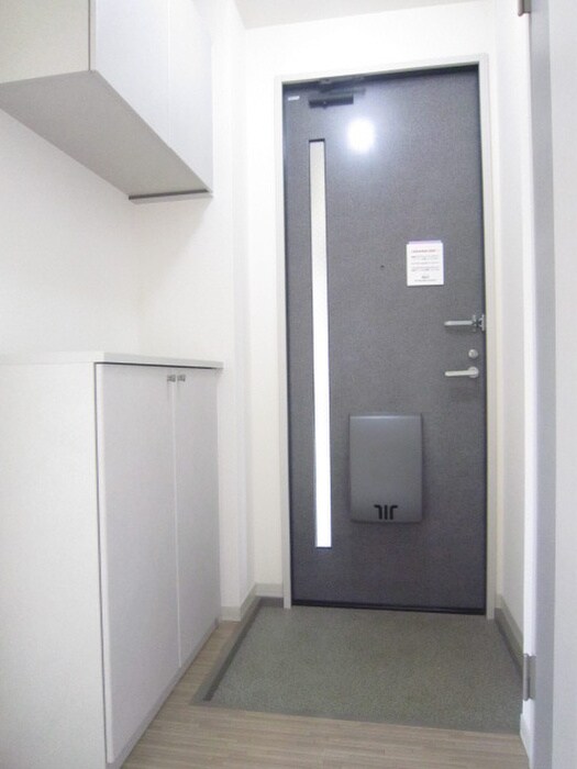 物件内観写真13　(玄関)