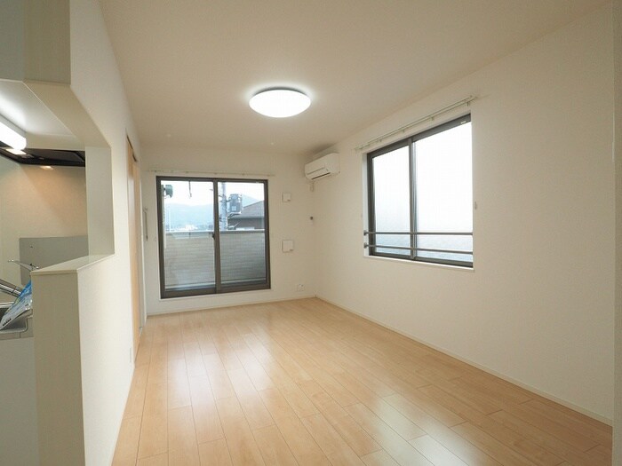 物件内観写真4　(居室)