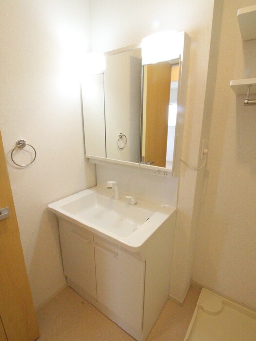 物件内観写真8　(洗面)