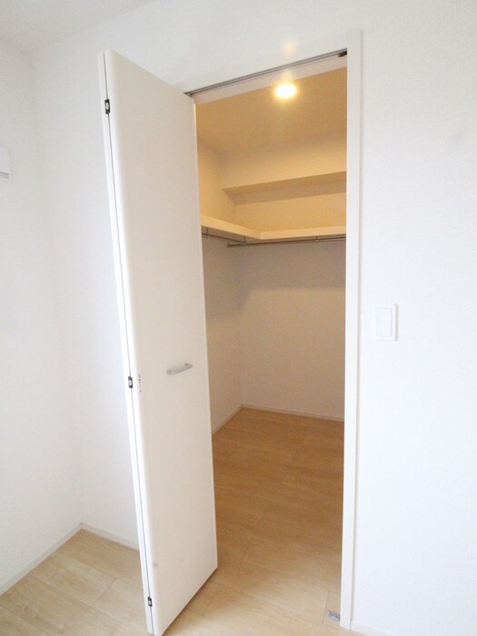 物件内観写真9　(収納)