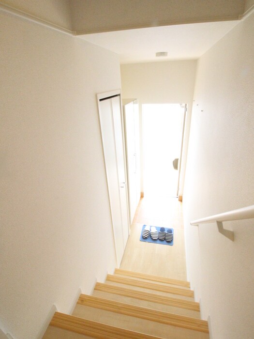 物件内観写真10　(玄関)