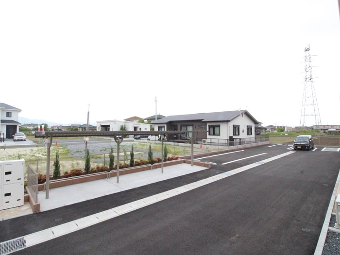 物件内観写真11　(室内からの展望)