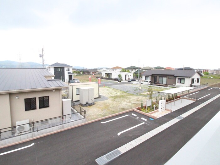 物件内観写真11　(室内からの展望)