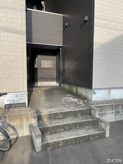 物件外観写真5　(エントランス部分)