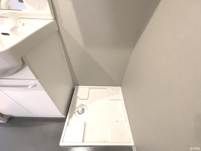 物件内観写真11　(洗濯機置場)