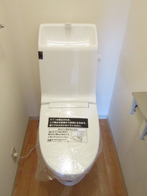 物件内観写真14　(トイレ)